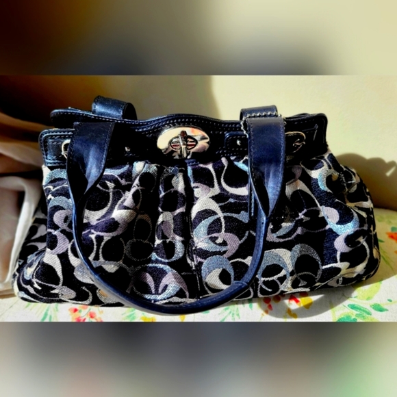 Coach Handbags - Coach shoulder bag